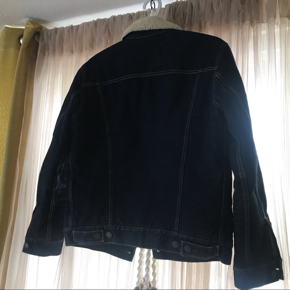 LEVIS Sherpa Trucker Jacket - Picture 5 of 7